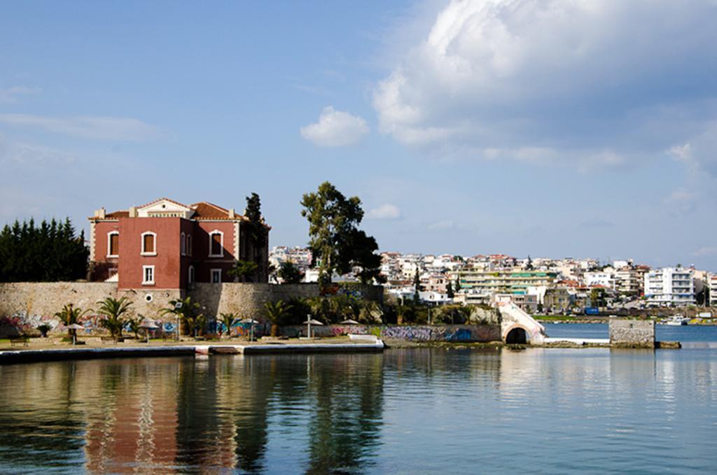 Fabulous Central Apartment Close To The Sea! Chalkida Exterior photo